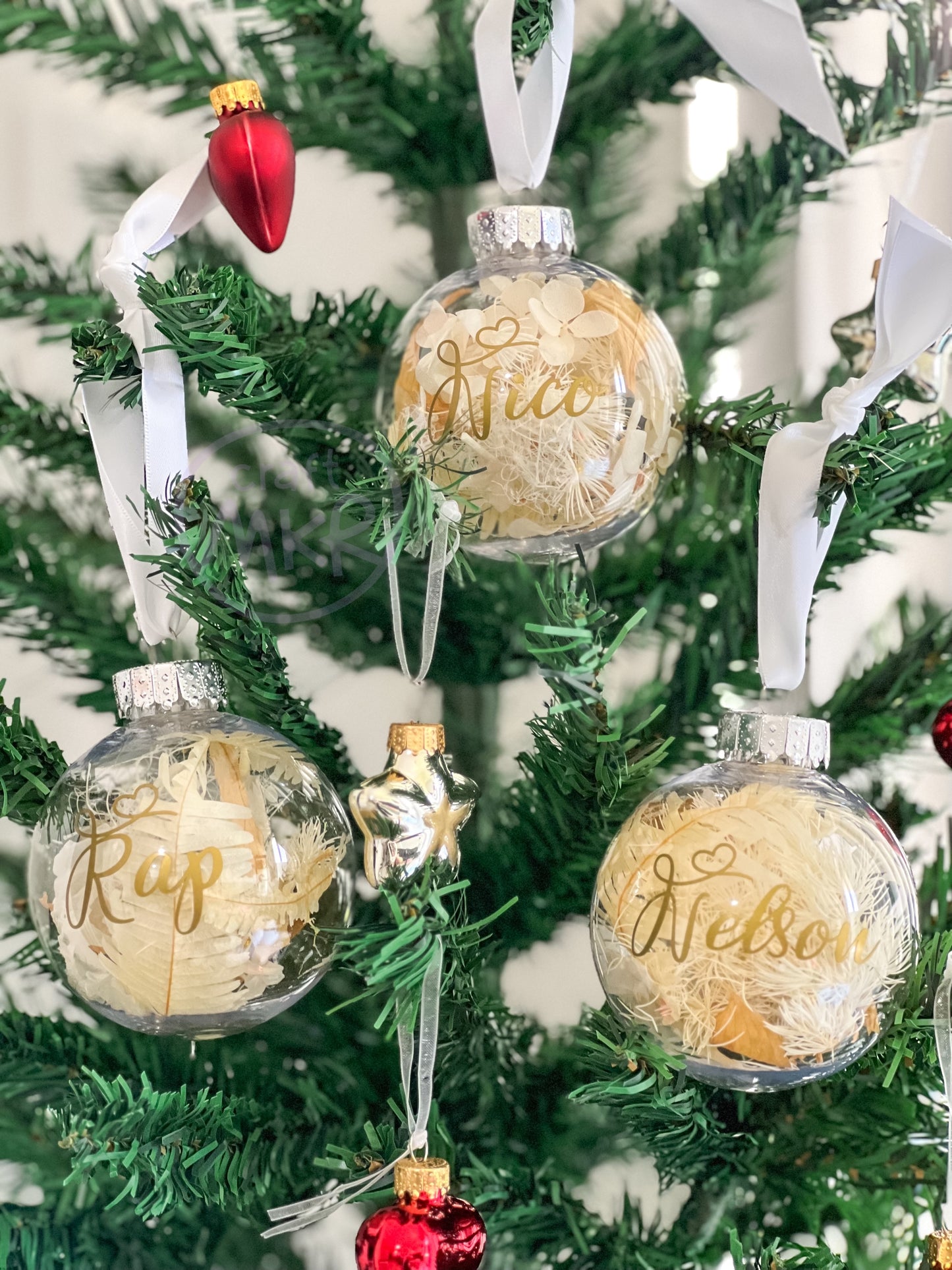Christmas Baubles with Dried Flowers