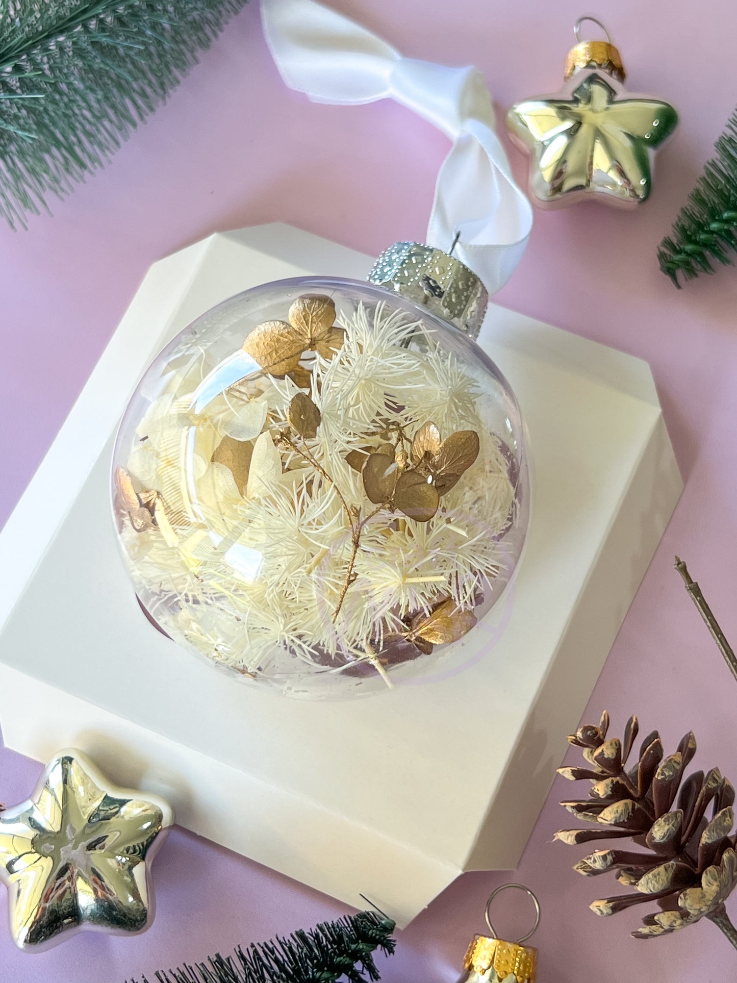 Christmas Baubles with Dried Flowers