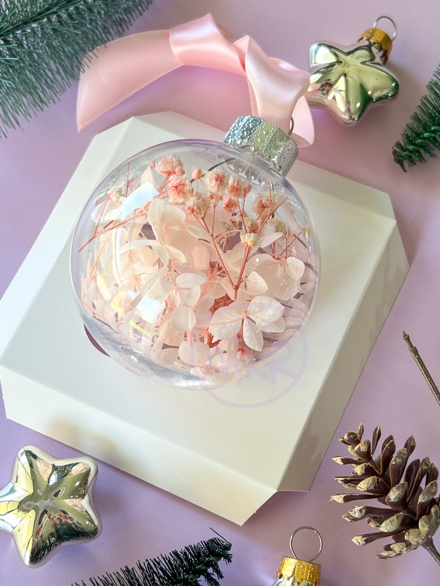 Christmas Baubles with Dried Flowers