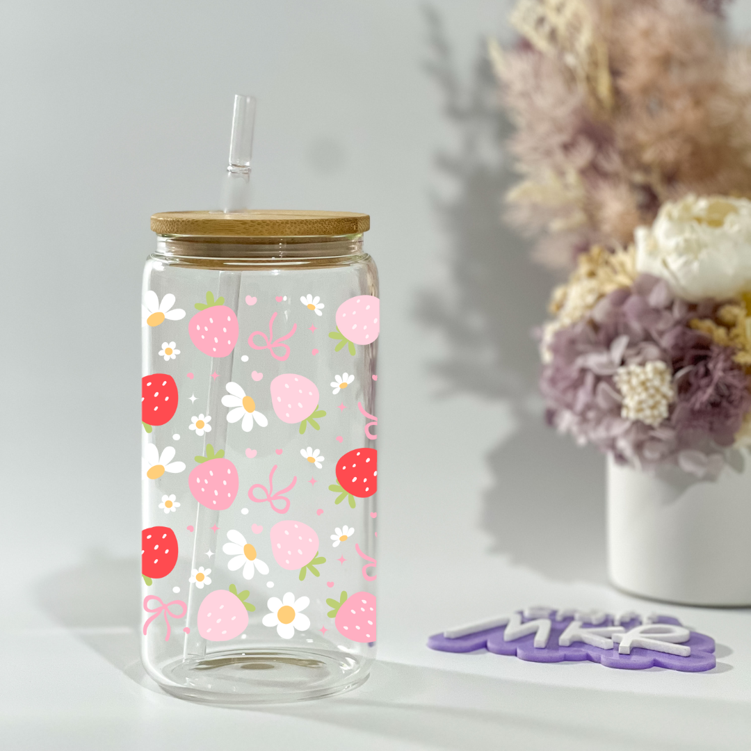 Berries, Daisies and Bows Can Cup