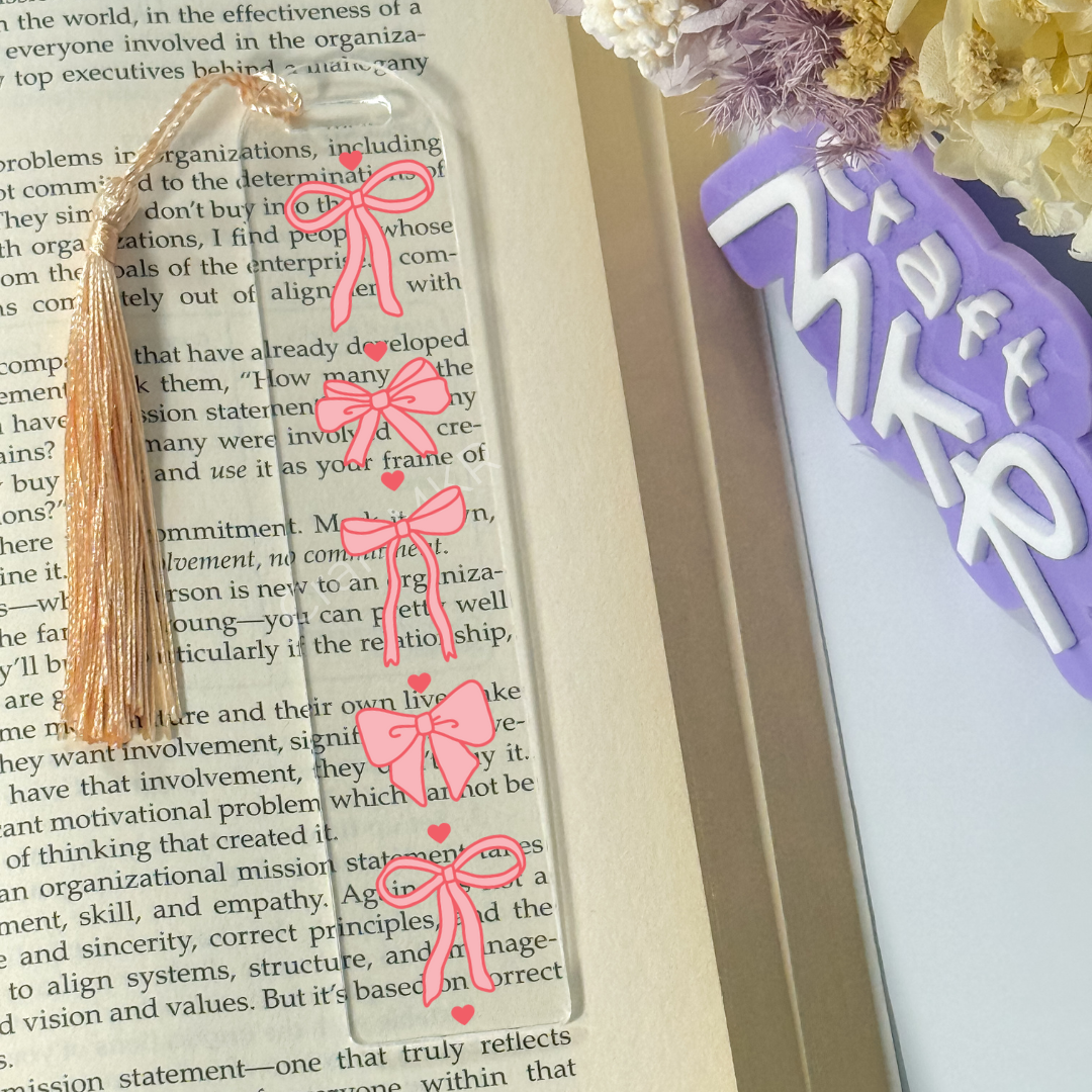Bows_and_HEarts_Bookmark_Mockup