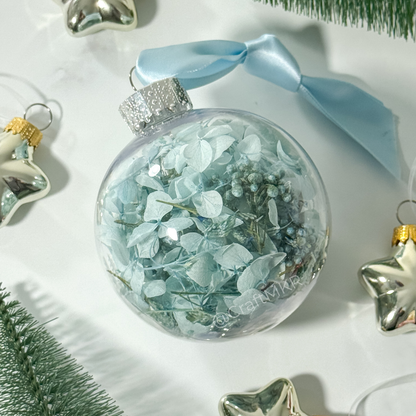 Christmas Baubles with Dried Flowers