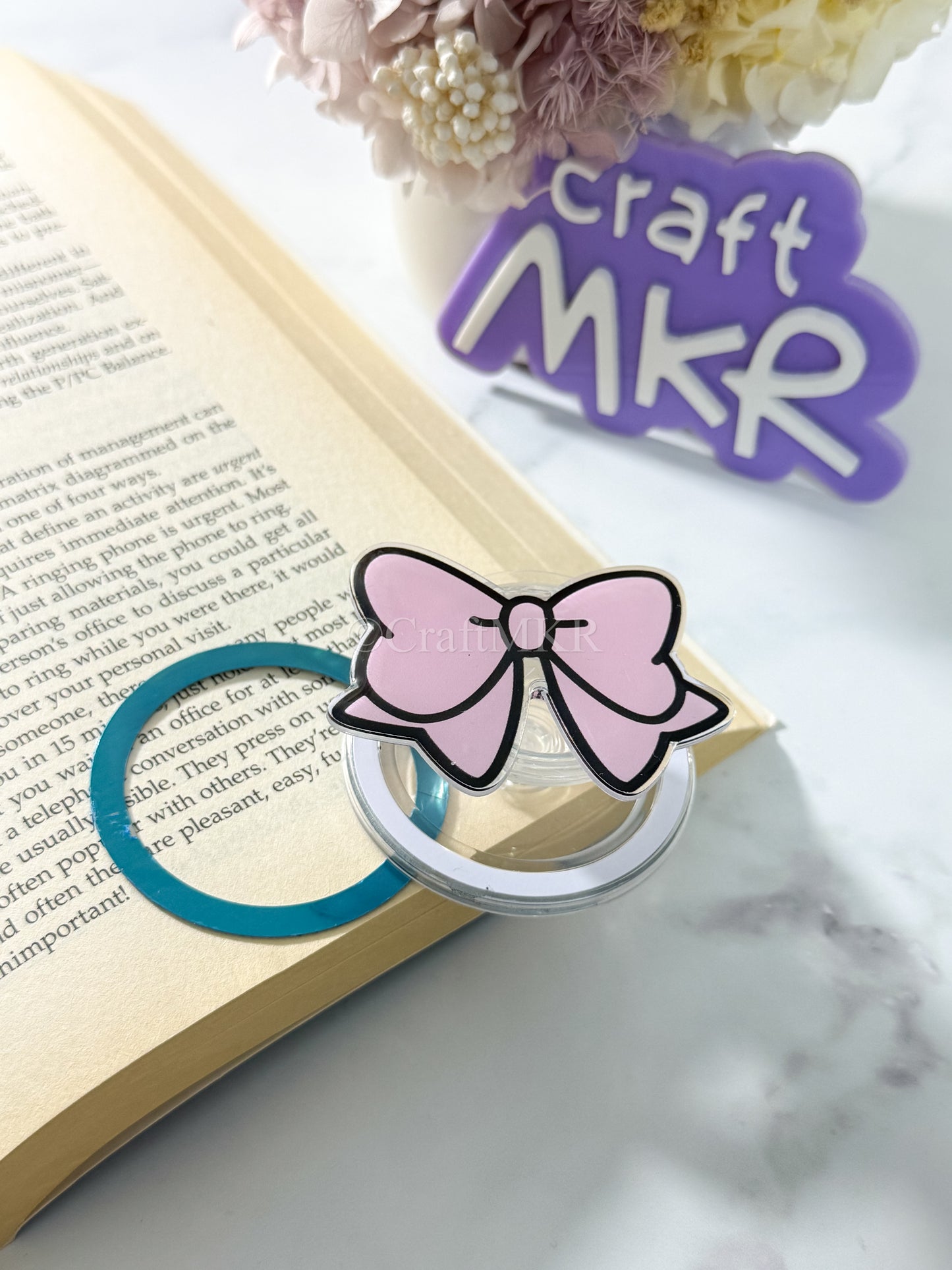 That Pink Bow Ereader & Phone Magsafe Grip